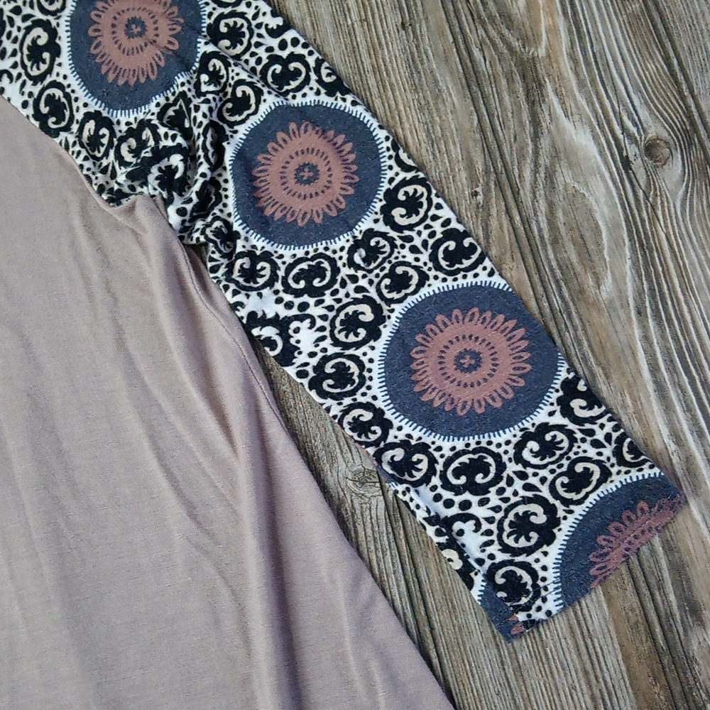 Emerald Eccentric Lightweight Cozy Soft Flowy Blo… - image 3